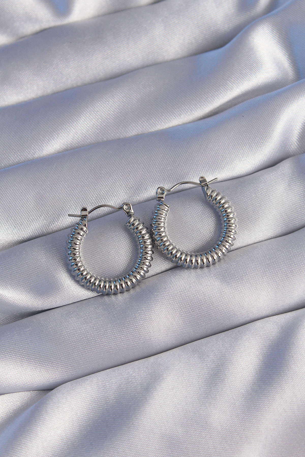 316L Çelik Gümüş Renk Oval Tasarımlı Tırtıklı Küpe - TJ-BKP9035 316L Çelik Gümüş Renk Oval Tasarımlı Tırtıklı Küpe - TJ-BKP9035