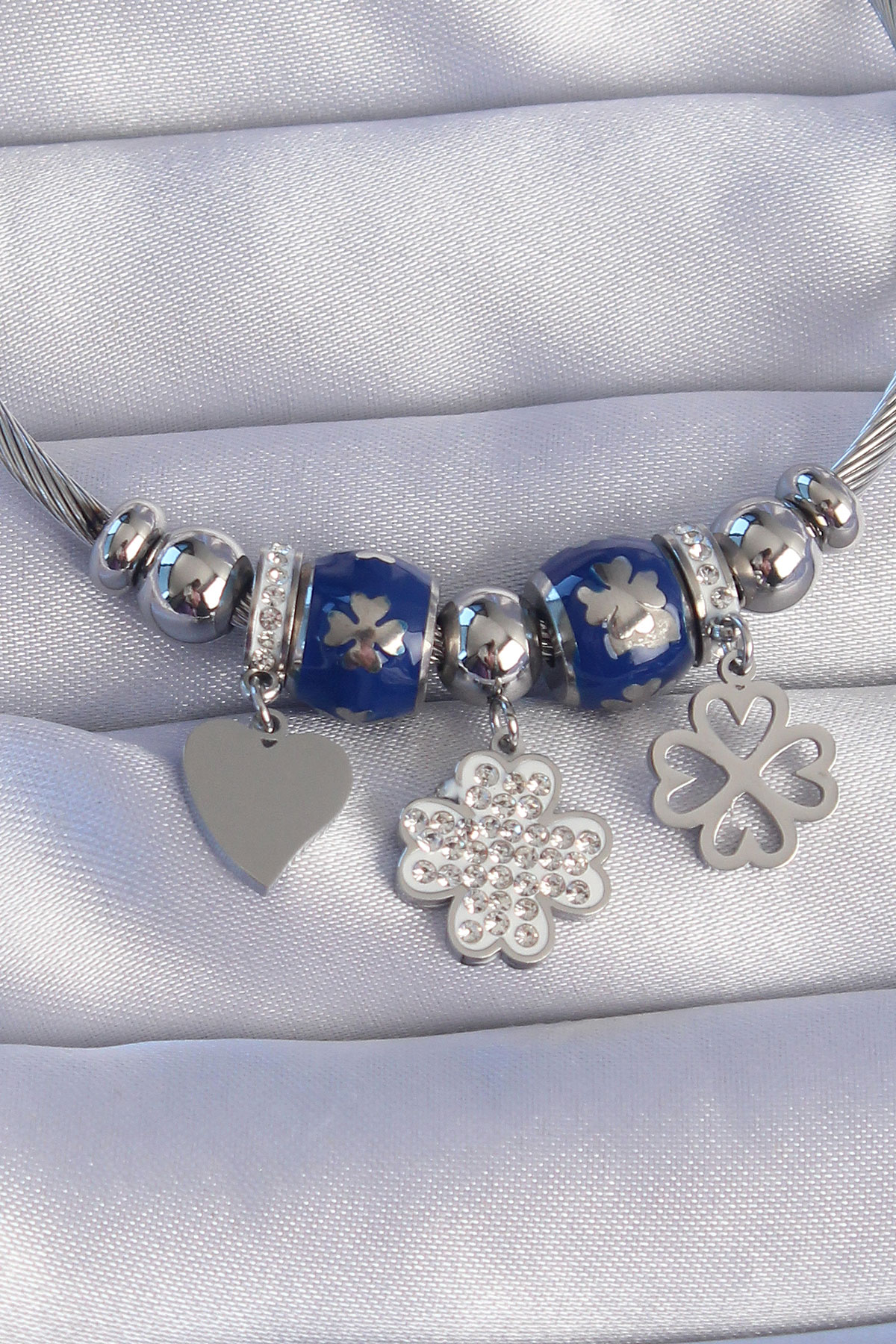 316L Çelik Gümüş Renk Zirkon Taşlı Yonca Tasarımlı Kalp Detay Mineli Charm Bileklik - TJ-BB6196 316L Çelik Gümüş Renk Zirkon Taşlı Yonca Tasarımlı Kalp Detay Mineli Charm Bileklik - TJ-BB6196