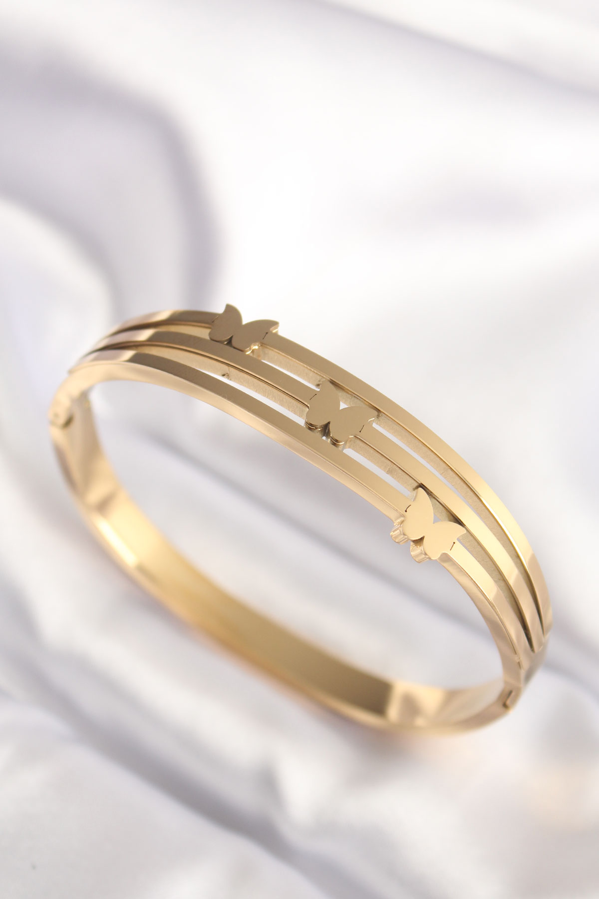 316L Çelik Kelebek Gold Renk Kadın Kelepçe Bilezik - TJ-BB6023 316L Çelik Kelebek Gold Renk Kadın Kelepçe Bilezik - TJ-BB6023