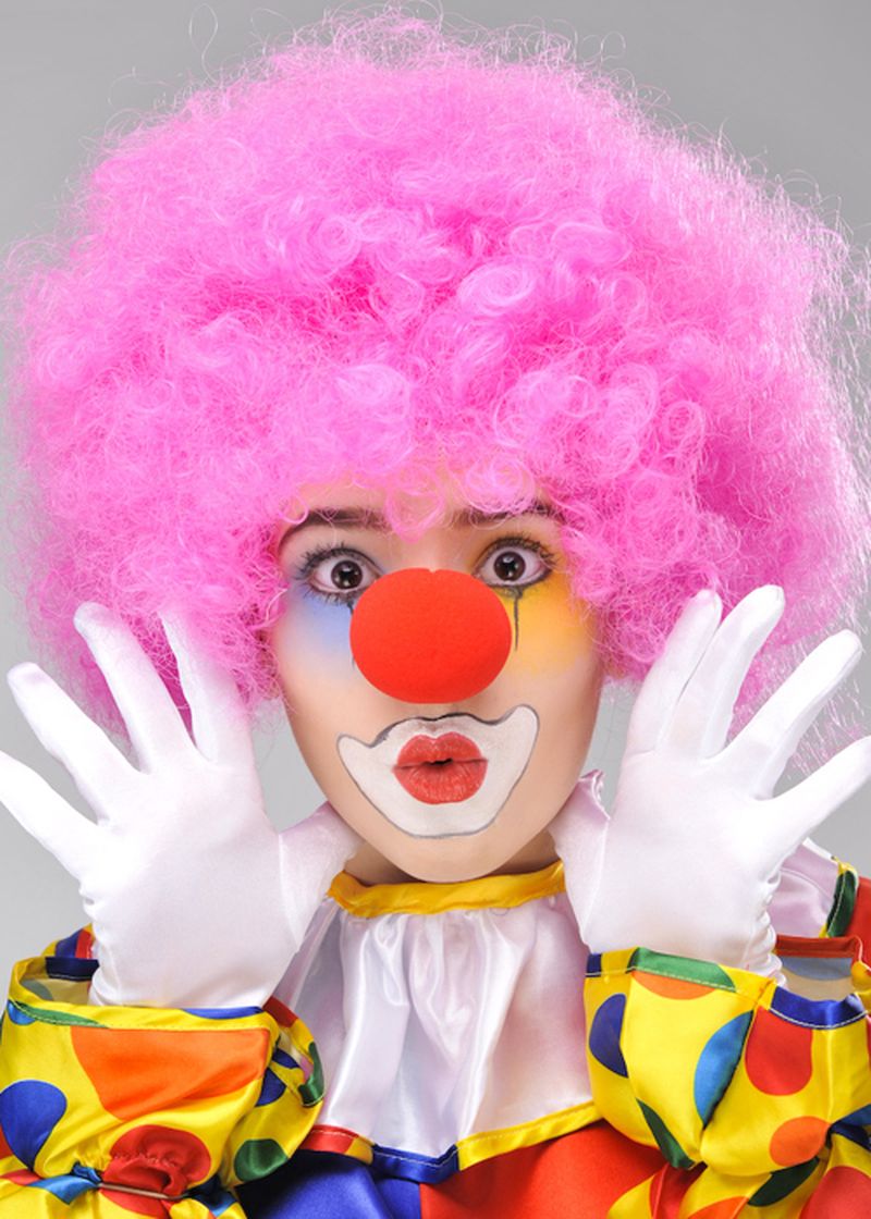 Pembe Renk Kıvırcık Afro Bonus Peruk Takma Saç ve Kırmızı Burun Seti Pembe Renk Kıvırcık Afro Bonus Peruk Takma Saç ve Kırmızı Burun Seti