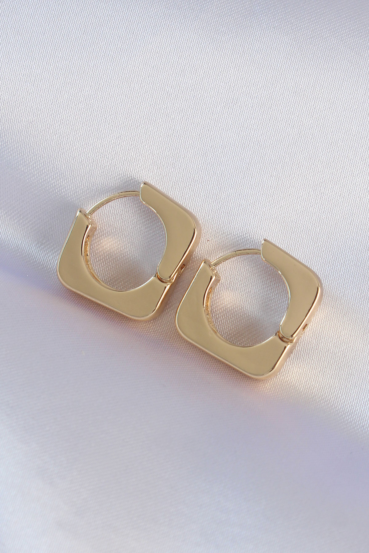 Pirinç Gold Renk Kare Küpe - TJ-BKP8986 Pirinç Gold Renk Kare Küpe - TJ-BKP8986