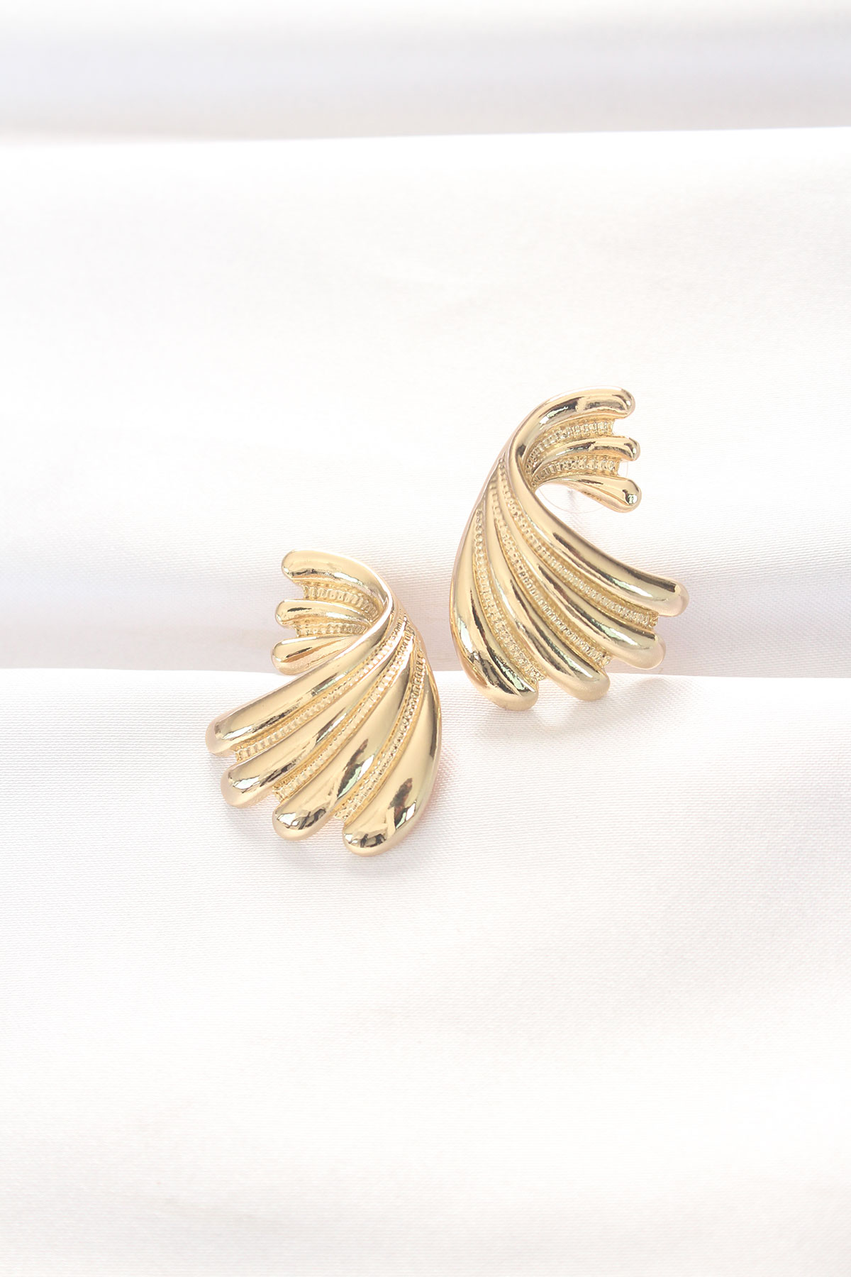 Pirinç Gold Renk Küpe - TJ-BKP8883 Pirinç Gold Renk Küpe - TJ-BKP8883