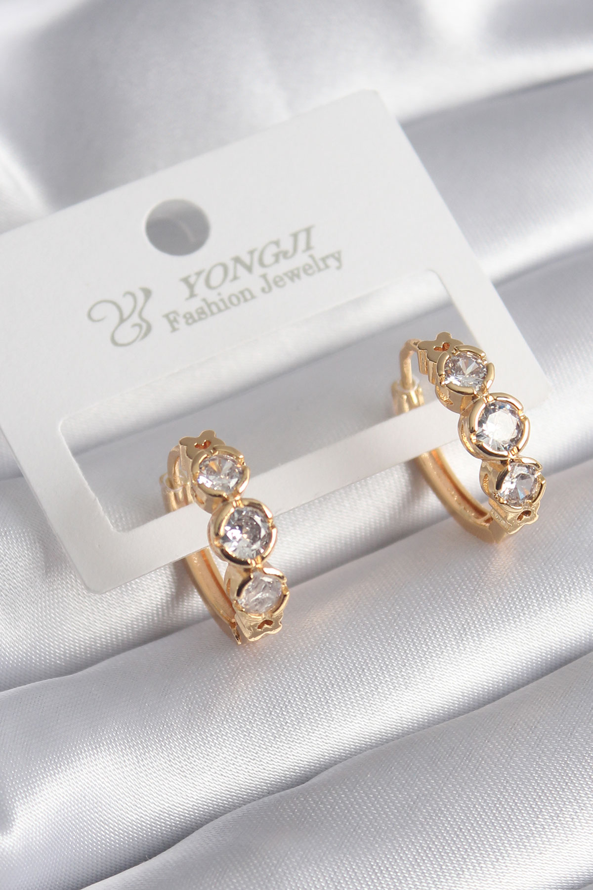 Pirinç Gold Renk Zirkon Taşı Kalp Detay Kadın Küpe - TJ-BKP8358 Pirinç Gold Renk Zirkon Taşı Kalp Detay Kadın Küpe - TJ-BKP8358